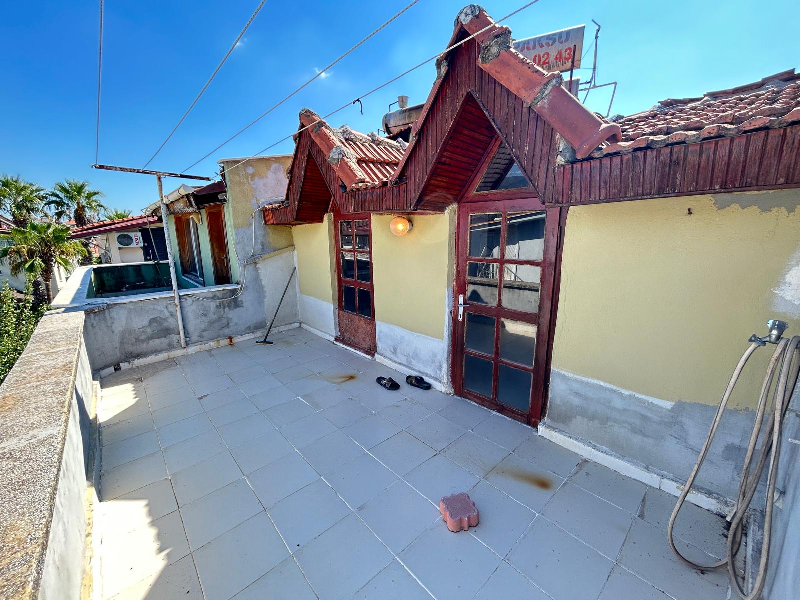 MARMARİS ARMUTALANDA KÖŞE KONUM BAHÇELİ SATILIK 3+1 TRİBLEKS VİLLA